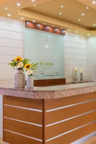Memphis Beach Hotel - Image 3