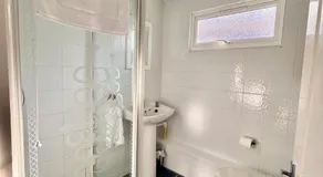 5 Berth Chalet Holiday Apartment in Cornwall - Image 2