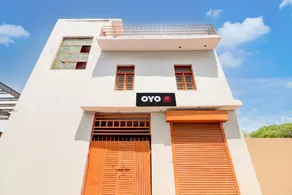 Radhika hotel - Image 4