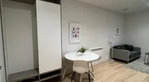 London Heathrow Airport Apartment Voyager House Terminal 12345 - EV Electric and Parking available! - Image 3