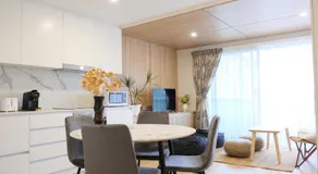 CBD Japanese Retreat 2BR 1P Brekky Wifi Netflix - Image 2