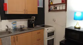 Basic 1 Bedroom 1st Floor Flat Apartment near Bishop Auckland Hospital - Image 4