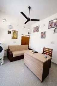 Shri Sanat Kumar Das Guest House - Image 4