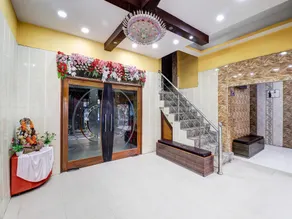 OYO 37406 Maha Roopa Palace - Image 4