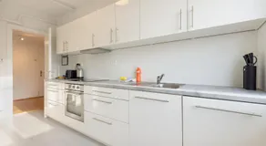 Spacious City View Apartment - Prime Location Biel - Image 5