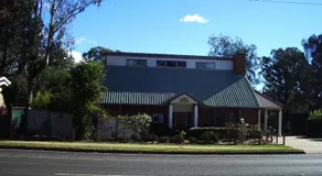 Park House Motor Inn - Image 4