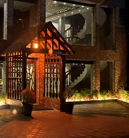 HYDERS PARK - THE LUXURY HOTEL - Image 3