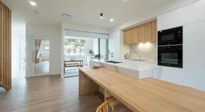 Unique Kirra townhouse - Image 4