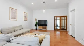 Super House, Super Host - Image 4