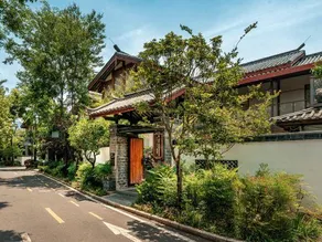 Lijiang Nuoqi Snow Mountain Blossom Court Resort Villa - Image 5