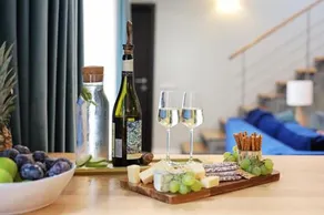Moft Loft. Lovely, comfy apartment. - Image 4