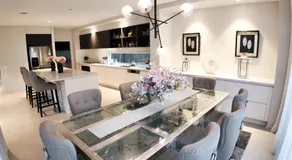 Modern Luxury Estate, 4 Ensuite Rooms, Comfy, Convenient, Secure and Close to the Airport!! - Image 3