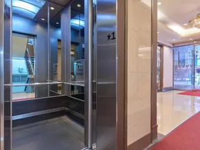 Y Hotel - Image 3