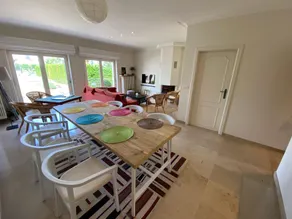 Family Home Near Beach in Golden Triangle - Image 2