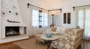 Aegean's Whispery Seafront Villa - Image 2