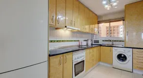 Luxury 2 Bed Apt Freeview Tv Wi - Image 4
