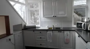 Harbour Tavern Penthouse - Image 4