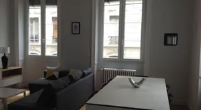 Charme et Modernité au Cœur de Lyon - Image 2