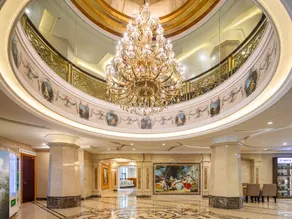 Long U Hotel - Image 3