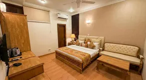 Hotel Ambica Palace - Image 2