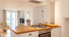 Cosy Beachside Cottage 100m from Challaborough Beach - Image 3