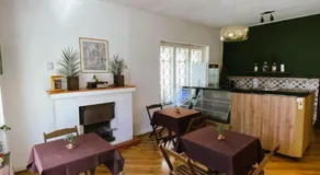 Garibaldi Hostel & Pub - Image 4