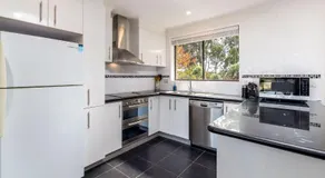Spacious and Restful Holiday Home with Backyard - Image 3