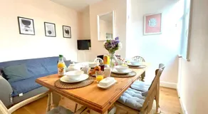 Seascape Luxury Cottage Southwold - Free Parking - Image 2