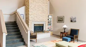 Country Inn & Suites by Radisson, Appleton Airport - Fox River Mall Area - Image 3