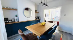 Stylish 3BR house near Liverpool Football Club - Image 2