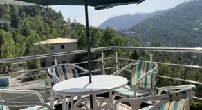 Areesh Hotel & Restaurant - Image 4