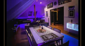 RM Luxury Apartment in Prague • 6 People • Free Parking • Pets - Image 5