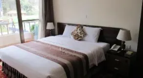 Snow Hotel - Image 2