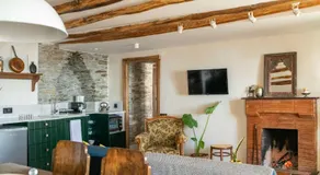 Philos Guesthouse - Image 3