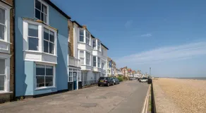 Shore View, Aldeburgh - A lovely Seafront House on famous Crag Path with uninterrupted Beach Views - Aldeburgh Coastal Cottages - Image 4