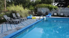 Yankee Trail Motel - Image 3