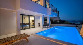 Beautiful Apartment With Pool - Image 5
