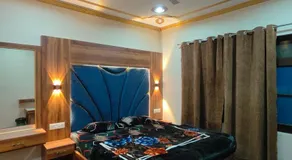 The Sapphire Retreat - Image 2