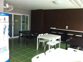 R2 Apartment 13 - Image 5
