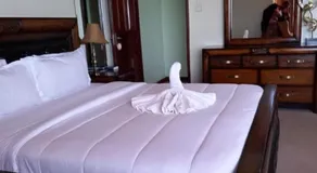 Marple Inn Hotel BNB - Image 1