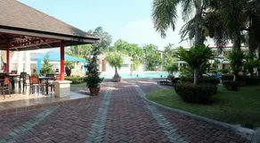 Dottie's Place Hotel & Restaurant - Image 2