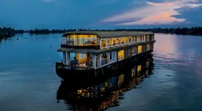 Royal Houseboats - Image 5