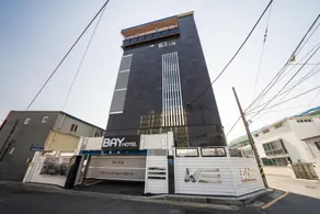 Song-Jeong Bay Hotel - Image 2