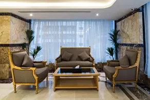 Ozone hotel - Image 4