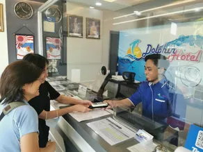 Dolphin Hotel - Image 5