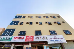 OYO 70266 Sri Guru Residency - Image 5