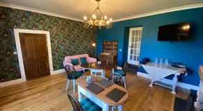 East Llanteg Guest House - Image 3