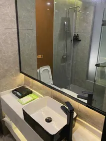IU Hotels· Wuhan Jianghan Road Metro Station - Image 3