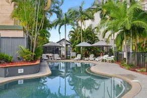 Broadwater Waterfront Balcony near Sea World - Image 3