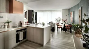 Crestview Luxury Six Sleeper Skyline View Apartment - Image 5